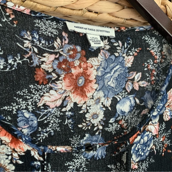 • [American Eagle] Keyhole Blouse • - Picture 5 of 13